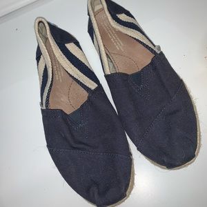Blue Toms